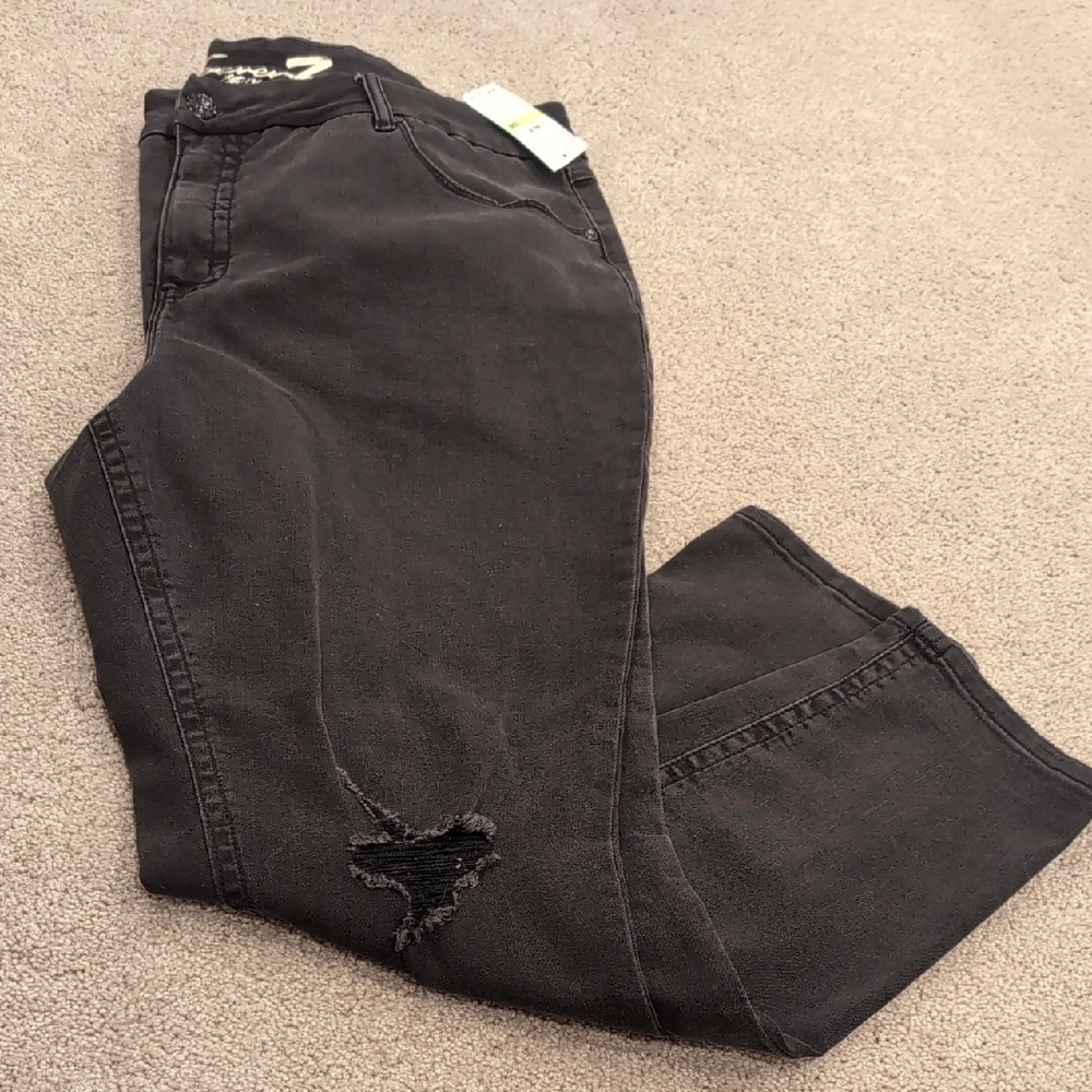 Black Distressed Jeans